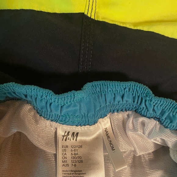 Bundle of H&M and Old Navy Swim shorts- Boys 6-8 - Picture 4 of 6